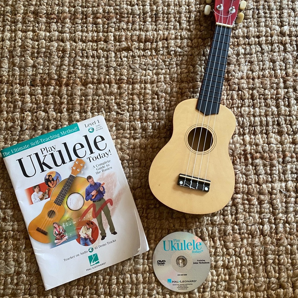 Beginner Acoustic Ukulele Starter Set with Lesson Book & CD